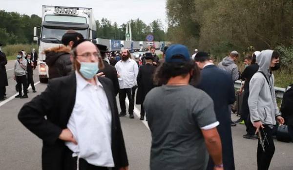 Зеленский и глава ГПС обсудили ситуацию на границе, где застряли хасиды 