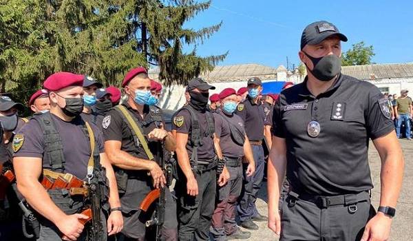 Порядок и безопасность в Умани будут обеспечивать правоохранители из 20 регионов Порядок и безопасность в Умани будут обеспечивать правоохранители из 20 регионов