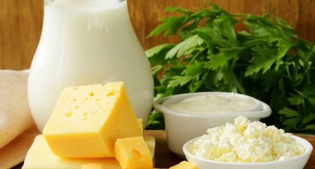 «Среди противопоказаний – непереносимость»: диетолог объяснила, нужно ли взрослым людям употреблять молочную продукцию 