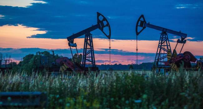 «Снова обвал, снова девальвация рубля»: цены на нефть опять упали из-за нового решения ОПЕК