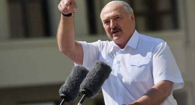 Лукашенко заявил о войне, обратившись к Украине 