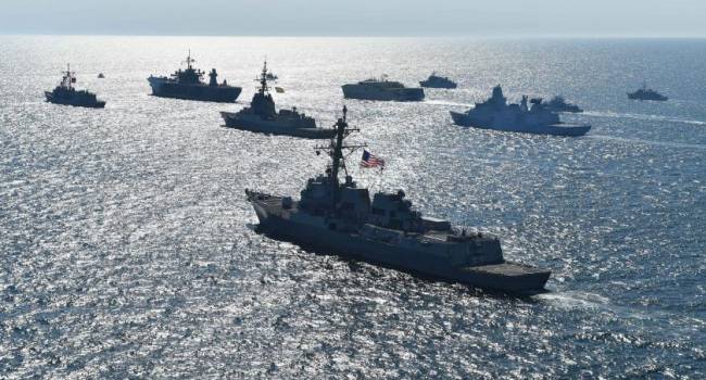 «НАТО достало»: Россия намерена обстреливать чужие военные корабли 