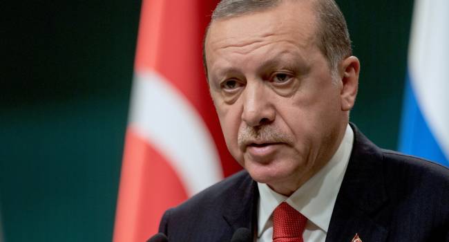 «Ты не можешь диктовать нам свои правила»: Эрдоган оскорбил Эммануэля Макрона