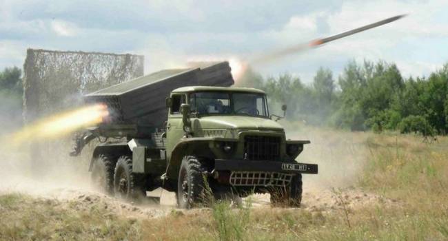 РФ перебрасывает на Донбасс «Грады», вагоны боеприпасов и десятки грузовиков с противотанковыми минами – разведка 
