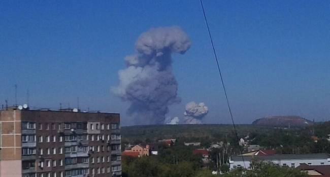 «Началась война?»: У Донецка прогремели больше 10 взрывов 