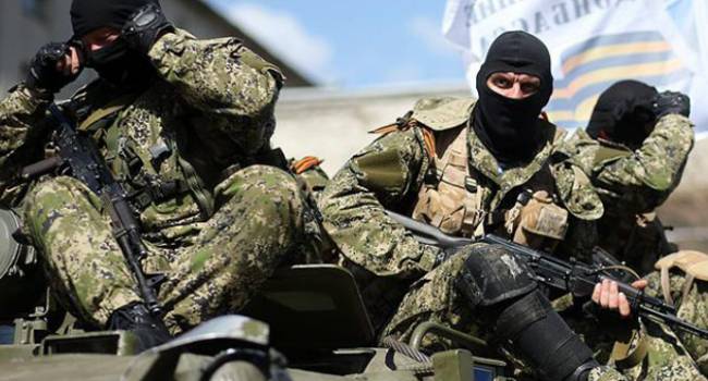 «Никого не боятся и не прячутся»: Боевики начали активно рыть окопы на Донбассе перед позициями ВСУ