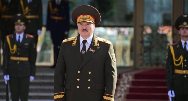 «Если бы санкции были жёсткими, политическая система рухнула бы»: политолог рассказал об истинном отношении Запада к Лукашенко 