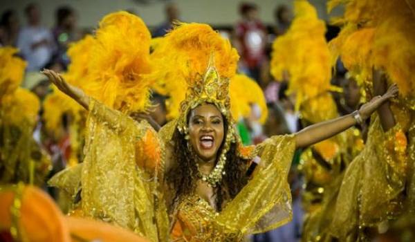 Традиционный карнавал в Рио де Жанейро перенесли из-за COVID-19