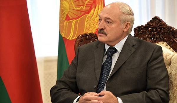 Лукашенко надумал ввести карантин для въезжающих из стран Запада 