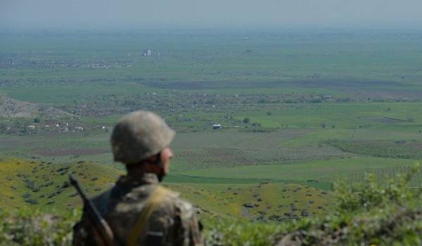 Между Азербайджаном и Арменией возобновились боевые действия: известно об убитых и раненных 