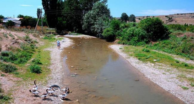 «От неё ничего не осталось»: в Крыму полностью пересохла река, подпитывающая крупнейшее водохранилище