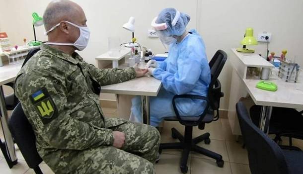 За сутки коронавирус обнаружили у 40 украинских военных 