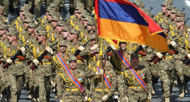 «Ситуация в Нагорном Карабахе обостряется: Правительство Армении ввело в стране военное положение и объявило всеобщую мобилизацию