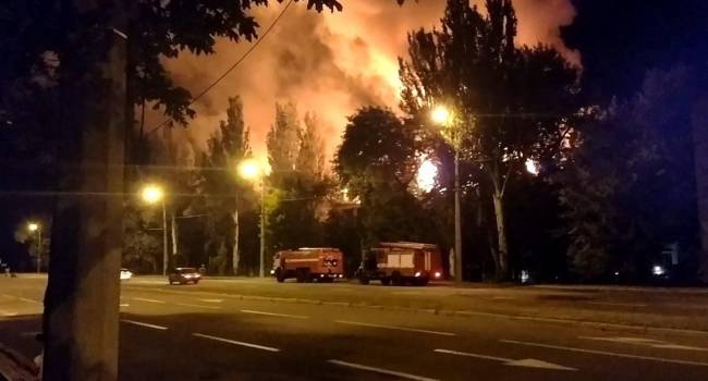Донецк горит огнем: Люди в панике и не знают что делать