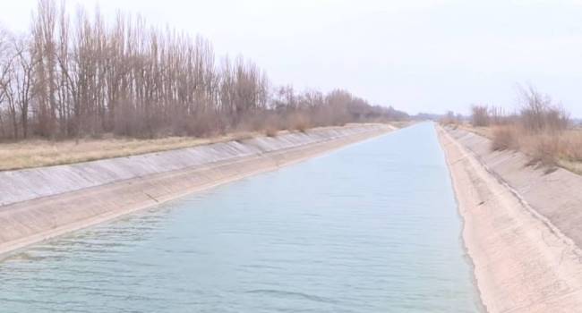 Подача воды в Крым: Билецкий рассказал, почему Москва не стремится самостоятельно решить вопрос